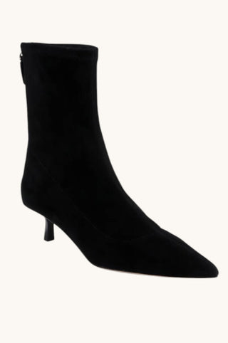 L'agence Astoria, Black