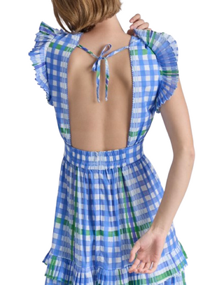 Cora Dress, Trama